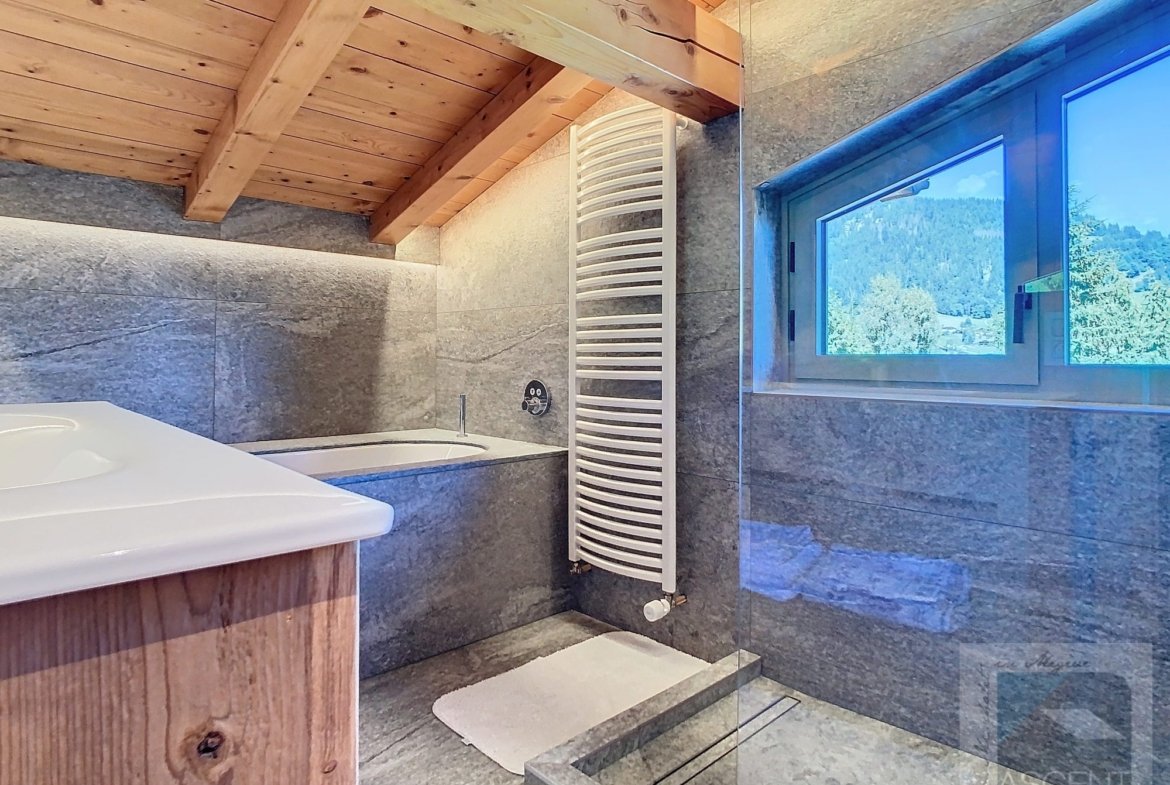 Chalet near a free shuttle stop for rent in Rochebrune, Megève. - Photo 13