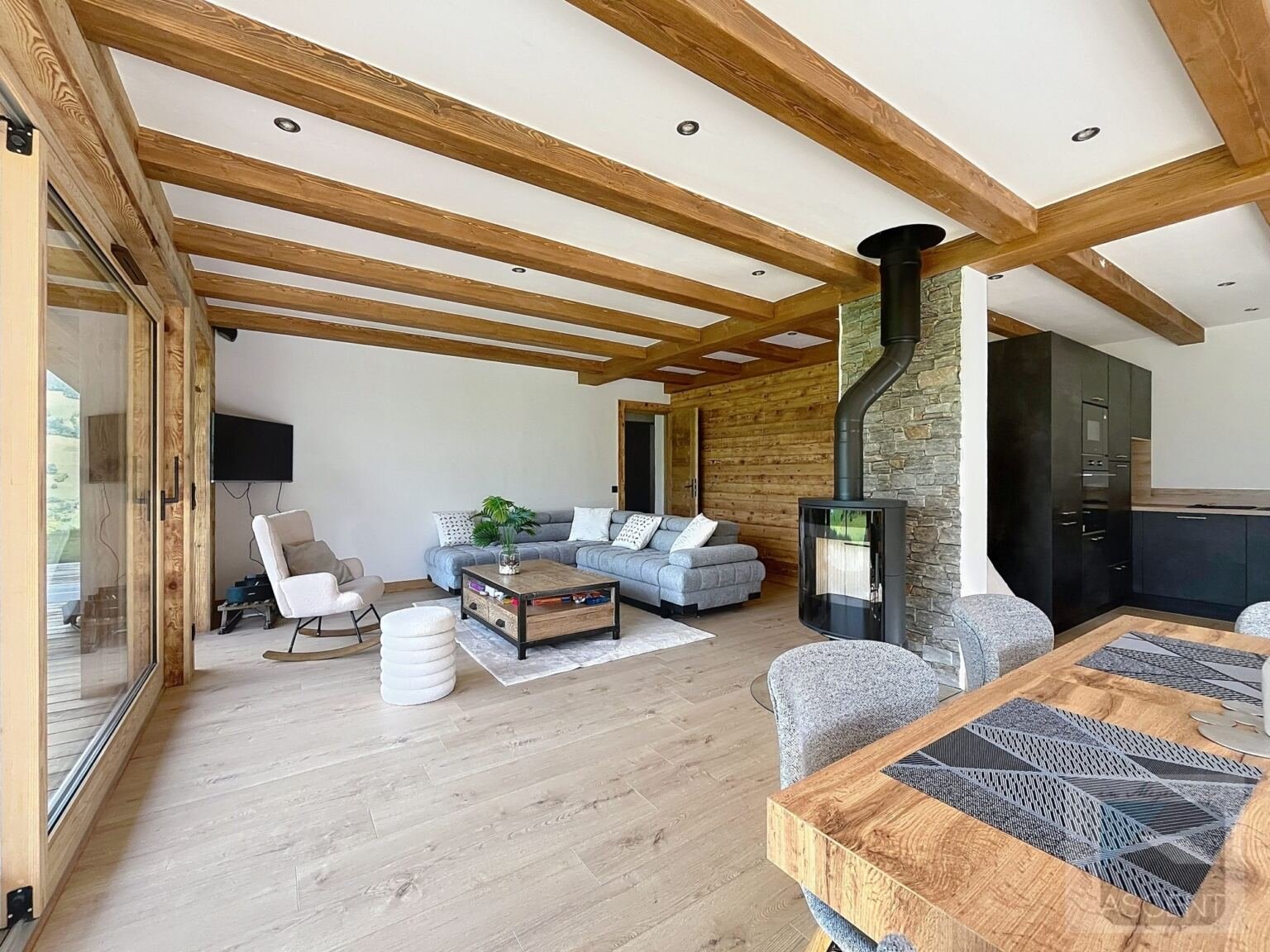 Brand-new chalet for rent on the Rochebrune ski slopes. - Photo 4