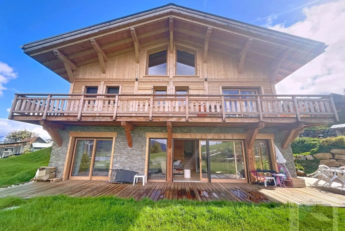 Brand-new chalet for rent on the Rochebrune ski slopes. - Photo 1