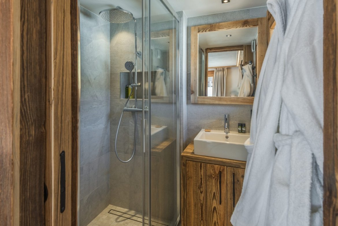 Brand-new chalet for rent at Le Jaillet in Megève. - Photo 12