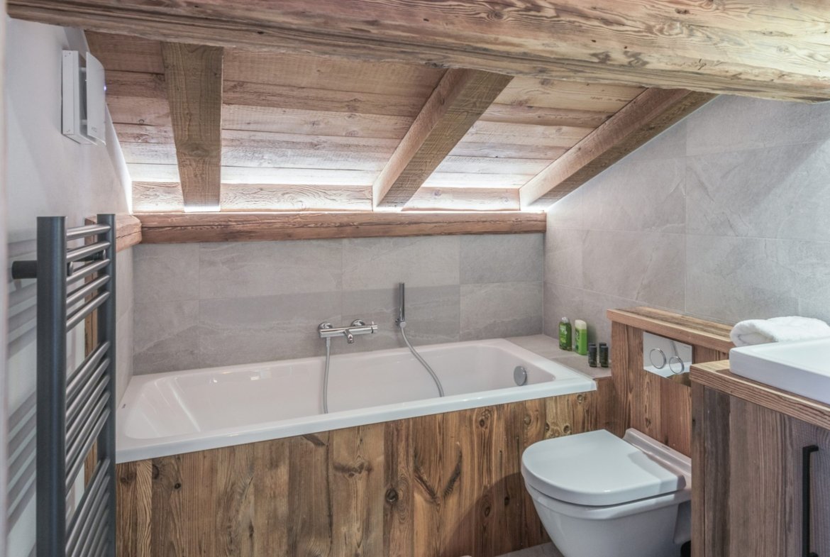 Brand-new chalet for rent at Le Jaillet in Megève. - Photo 19