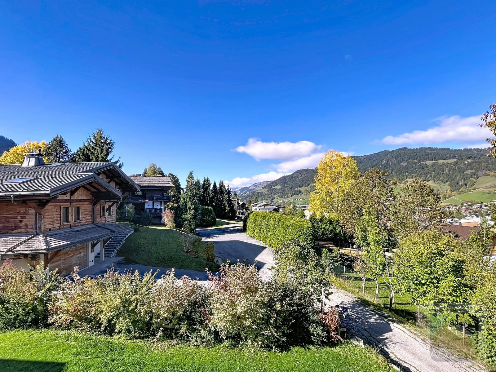 Charming chalet for rent near the Rochebrune ski slopes. – Photo 9 Charming chalet for rent near the Rochebrune ski slopes. - Photo 9