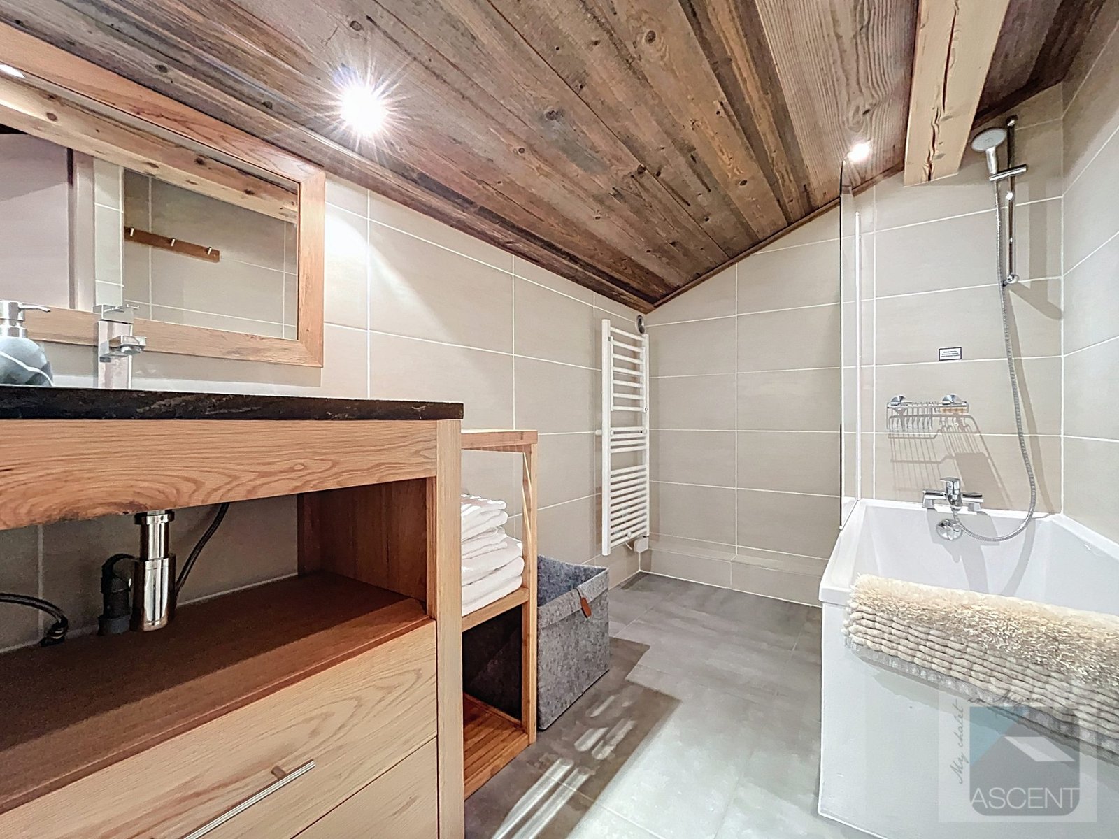 Charming chalet for rent near the Rochebrune ski slopes. – Photo 8 Charming chalet for rent near the Rochebrune ski slopes. - Photo 8