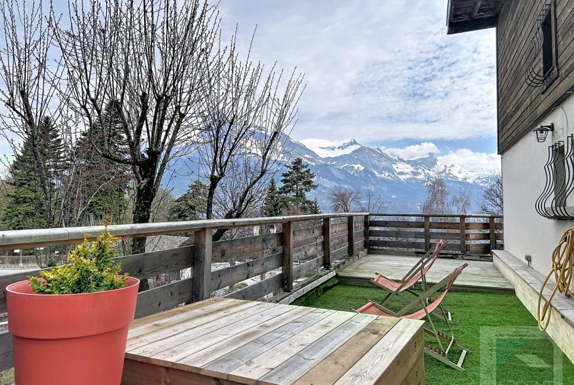 Appt Comblours - Terrasse, vue montagne