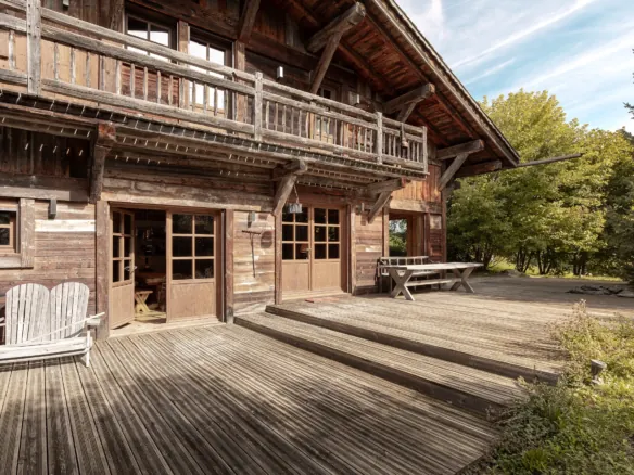 Terrasse et jardin du chalet — Chalet Jaillet, location saisonnière à Megève