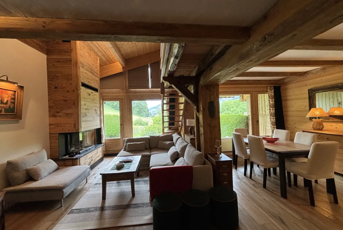 Salon avec cheminée — Appt Petit Prince, duplex à Demi-Quartier près de Megève