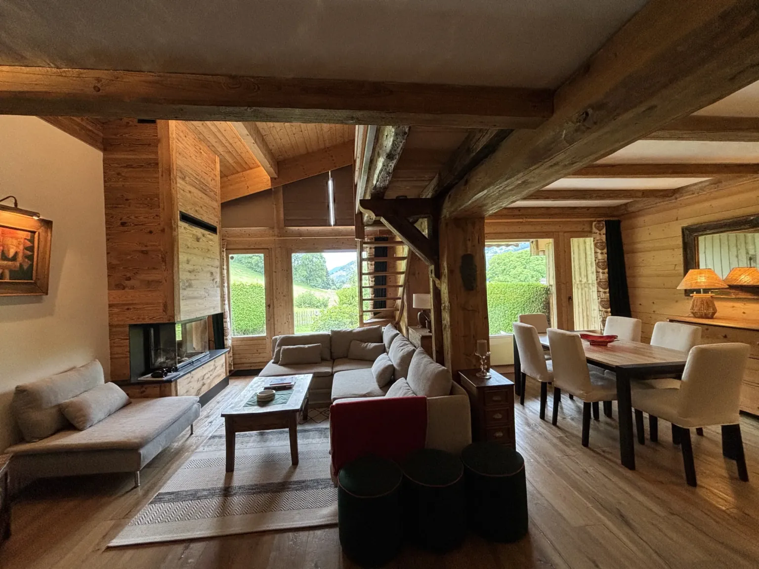 Salon avec cheminée — Appt Petit Prince, duplex à Demi-Quartier près de Megève