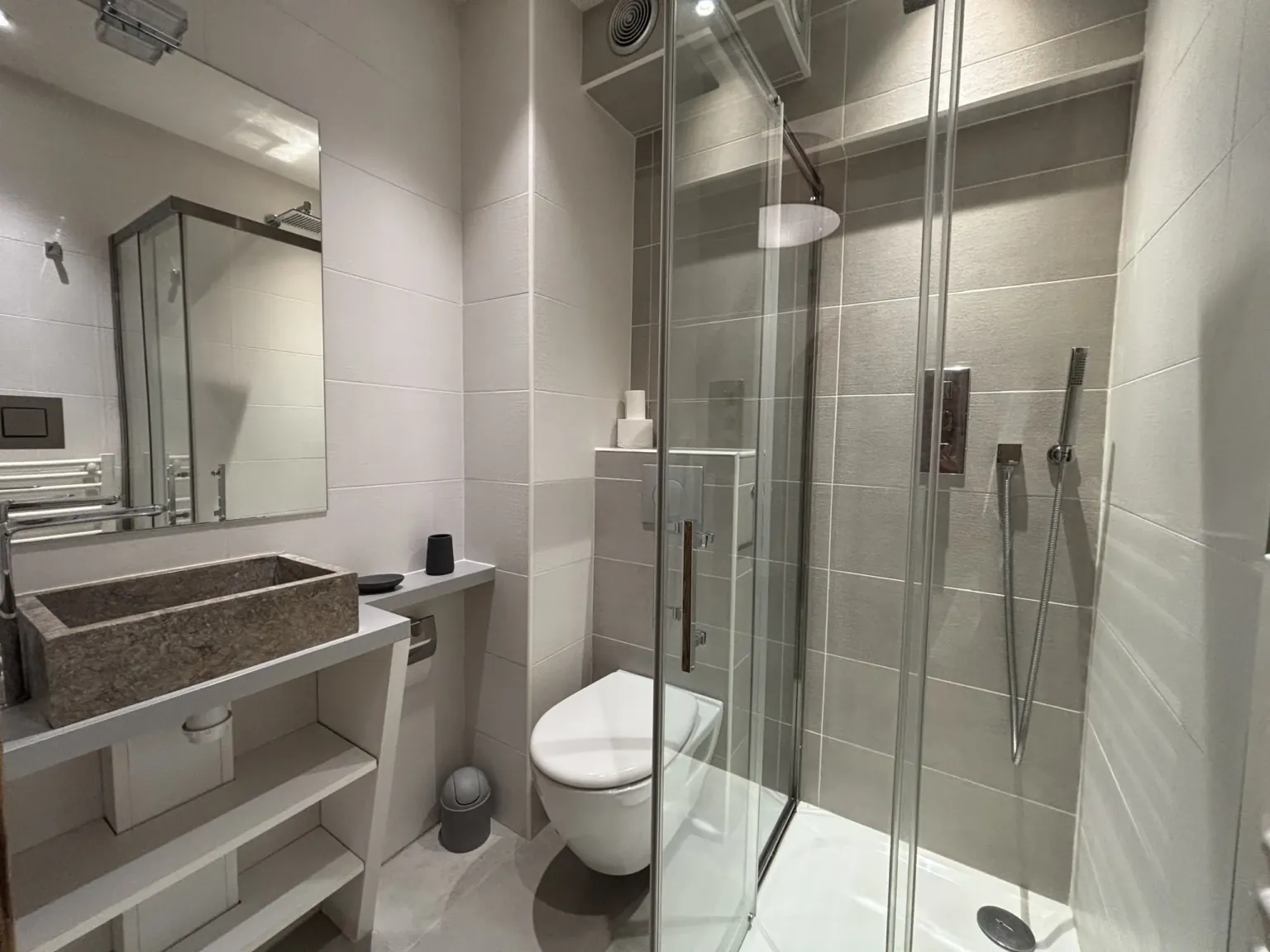 Salle de douche — Appt Petit Prince, duplex à Demi-Quartier près de Megève