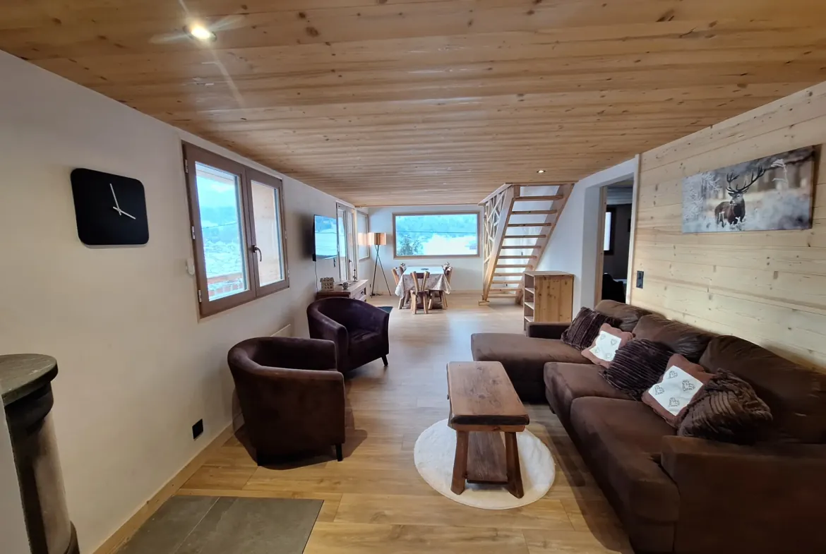 Chalet Le Stevaly, Megève — Salon sous charpente bois