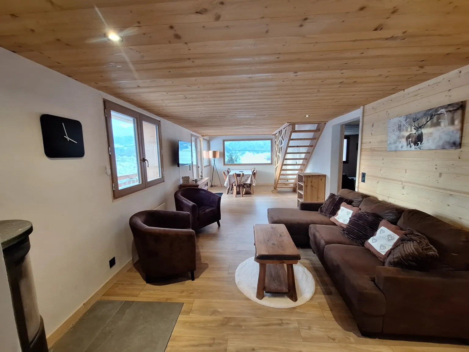 Chalet Le Stevaly, Megève — Salon sous charpente bois Chalet Le Stevaly, Megève — Salon sous charpente bois