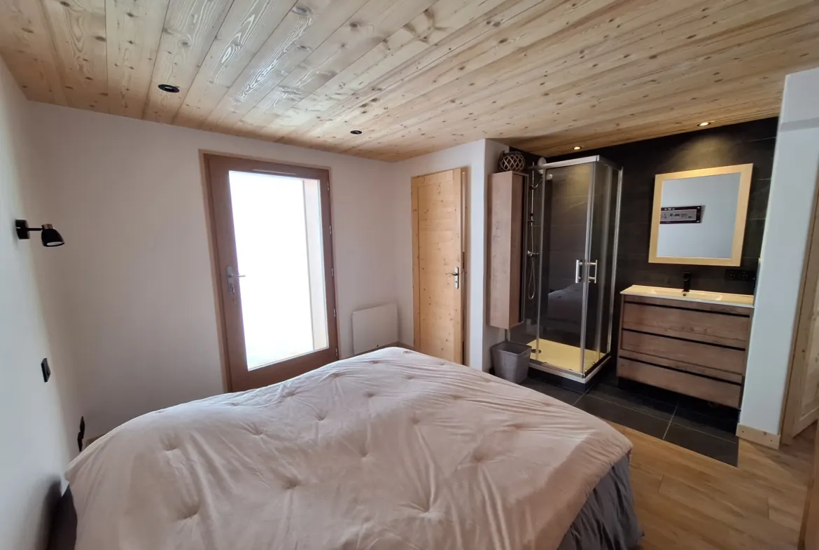 Chalet Le Stevaly, Megève — Suite parentale avec salle de douche attenante