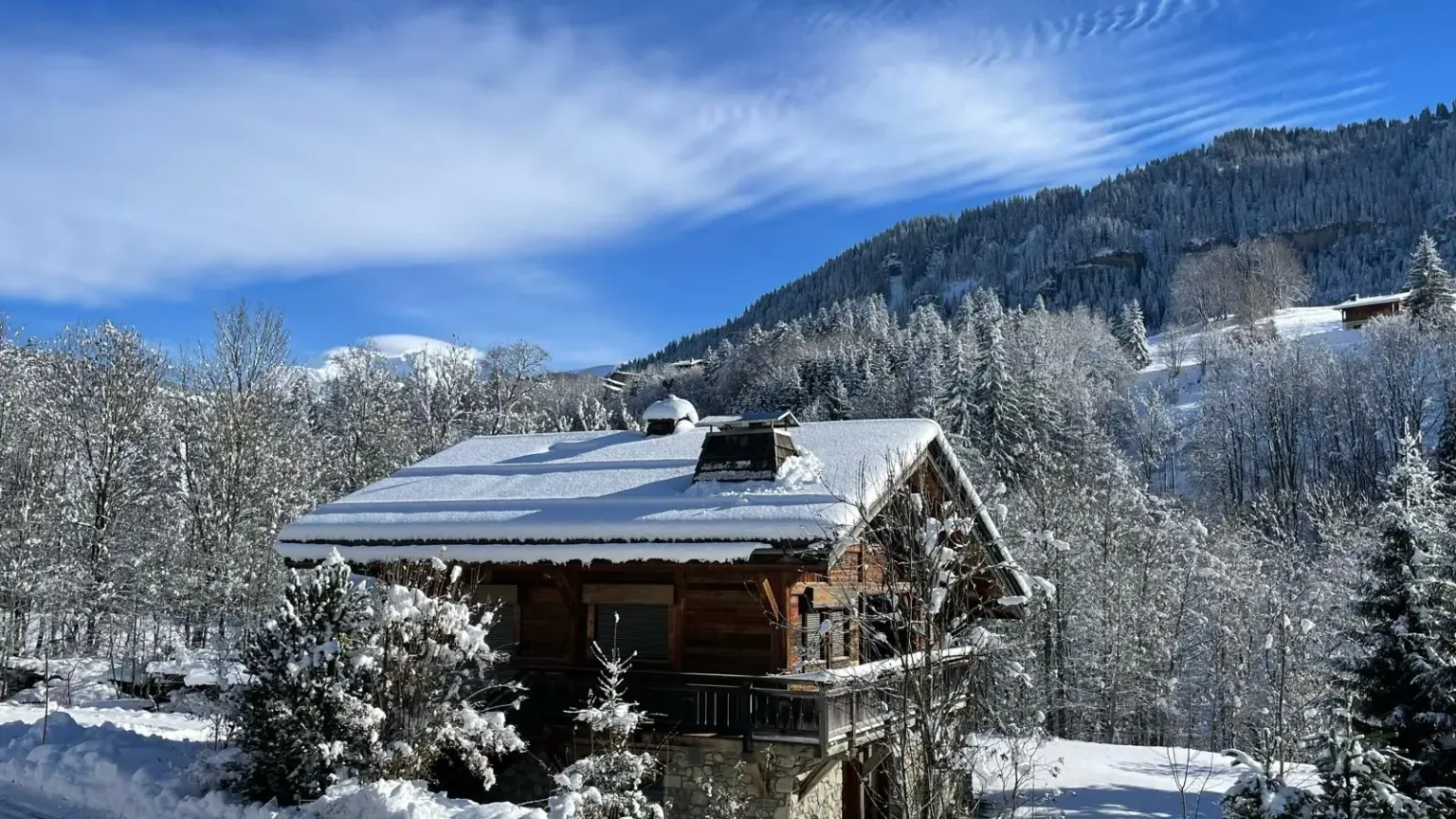 Vue sur les montagnes depuis le chalet — Chalet Roc et Soleil, location saisonnière à Megève Vue sur les montagnes depuis le chalet — Chalet Roc et Soleil, location saisonnière à Megève