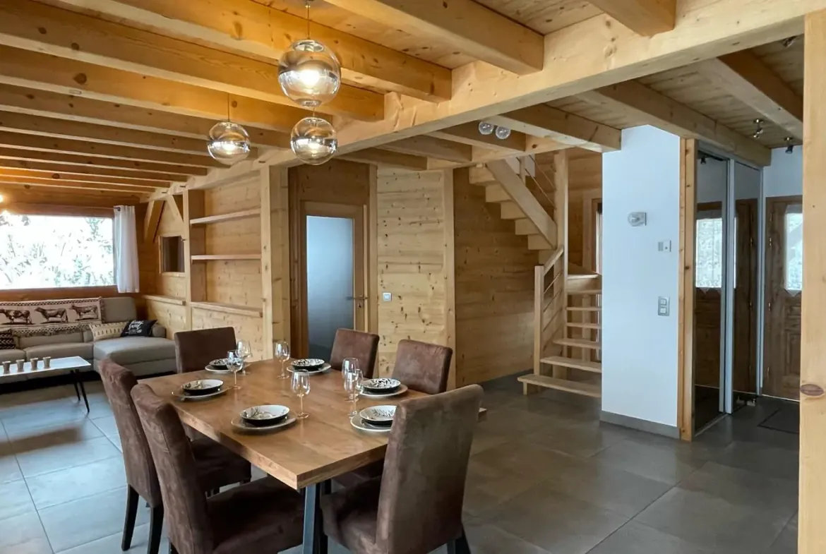 Pièce à vivre ouverte — Chalet Roc et Soleil, location saisonnière à Megève