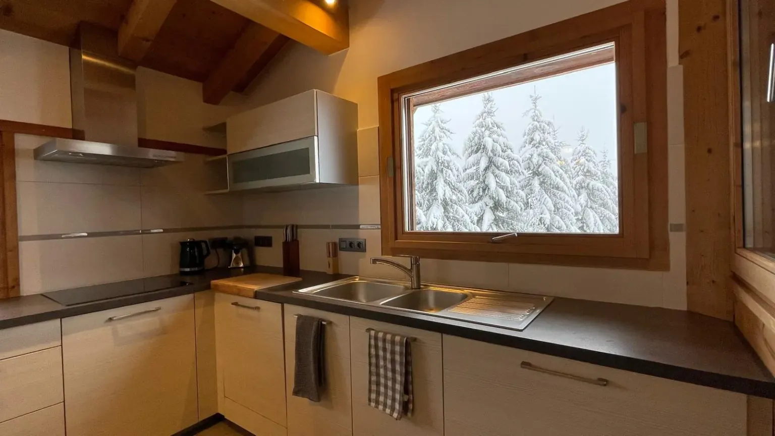 Seconde cuisine — Chalet Roc et Soleil, location saisonnière à Megève Seconde cuisine — Chalet Roc et Soleil, location saisonnière à Megève