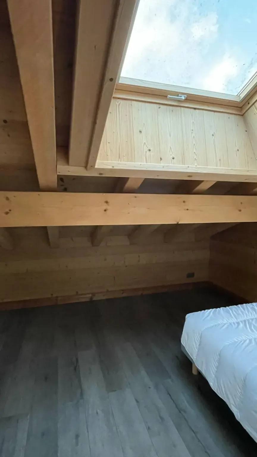 Chambre avec lit simple — Chalet Roc et Soleil, location saisonnière à Megève Chambre avec lit simple — Chalet Roc et Soleil, location saisonnière à Megève