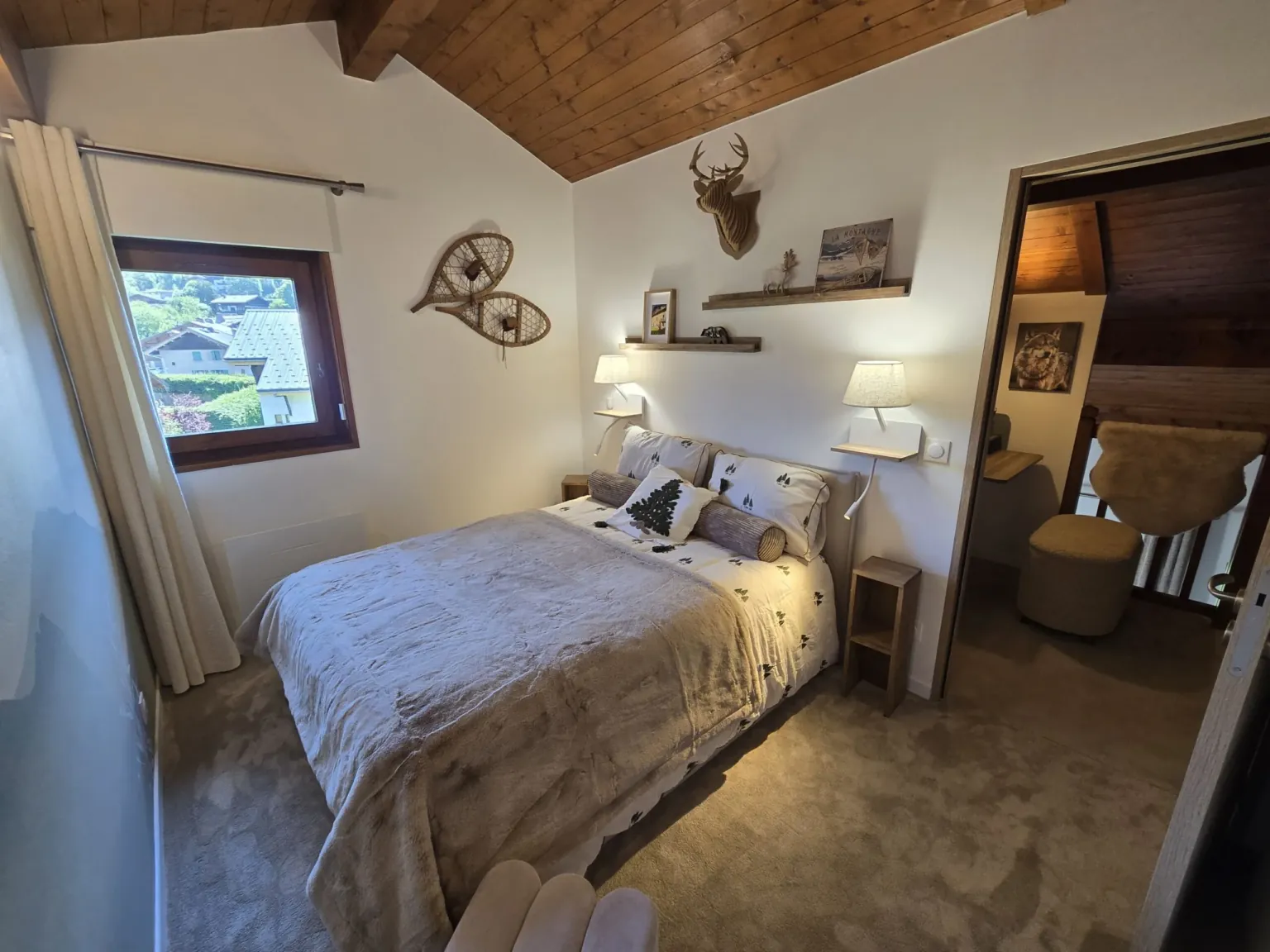 Le Refuge du Buet, Megève — Chambre parentale sous les toits
