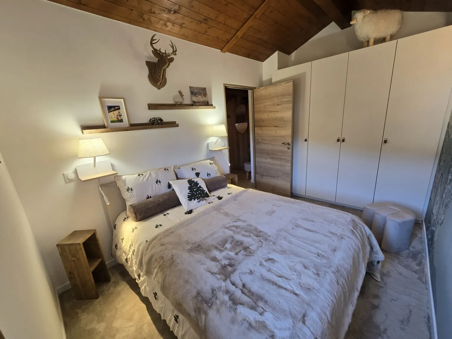 Le Refuge du Buet, Megève — Chambre parentale et dressing
