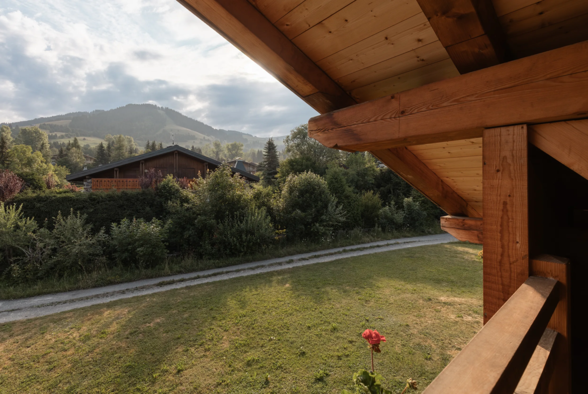 Balcon de la chambre 1 — Chalet Mandarine, location saisonnière à Megève