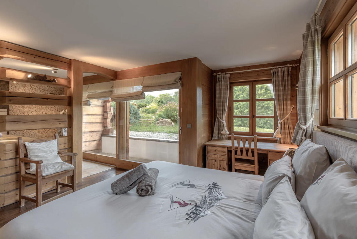 Chambre 5, second angle — Chalet Mandarine, location saisonnière à Megève