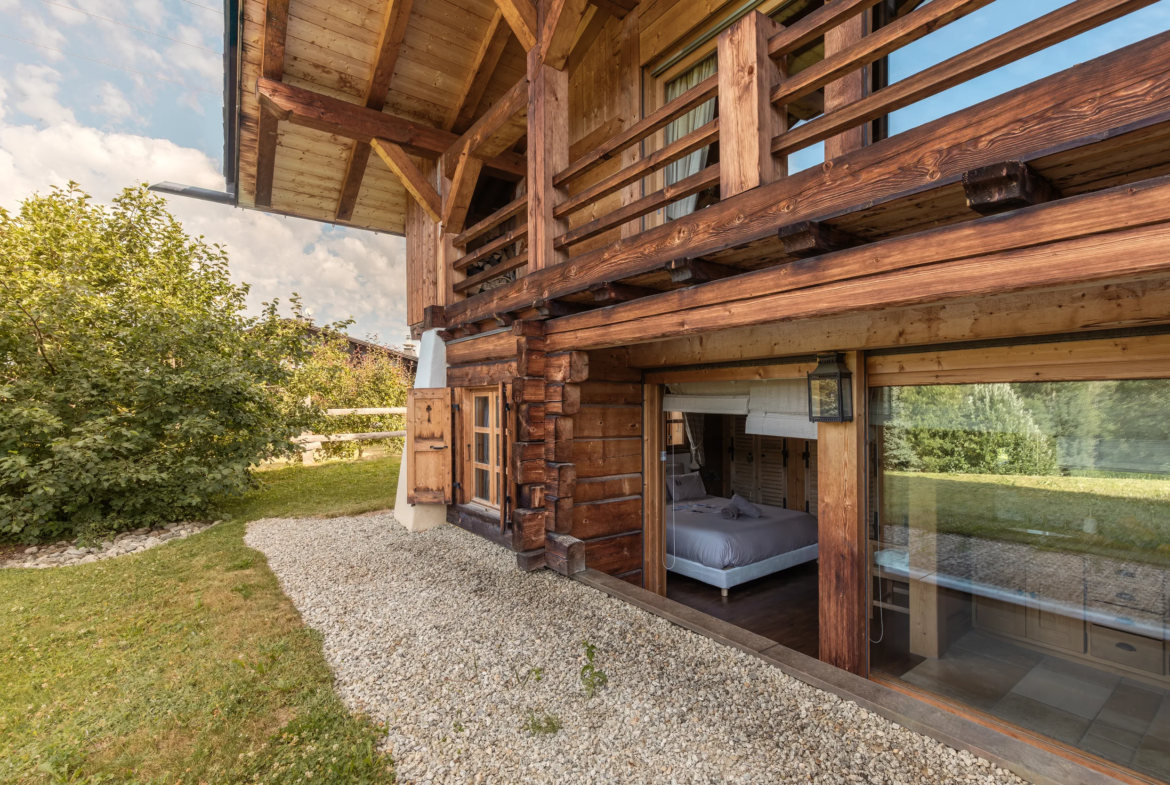 Terrasse de la chambre 5 — Chalet Mandarine, location saisonnière à Megève